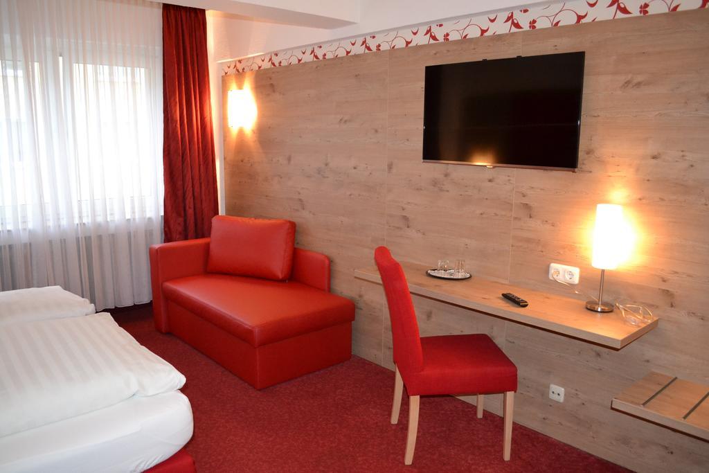 Hotel Minerva Garni Дюссельдорф Екстер'єр фото